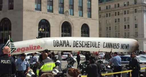 Hundreds Of Activists Smoke Cannabis Outside The White House To Call ...